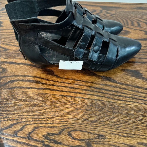Black wedge straps booties. Kelsi Dagger. New - Picture 5 of 5
